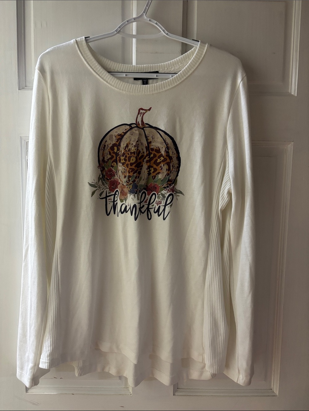 Soft Cream 'Thankful' Pumpkin Graphic Long-Sleeve Sweatshirt